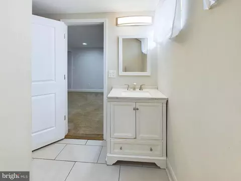 Bath - 3620 Bonview Ave, Baltimore, MD 21213 photo 3 of 3