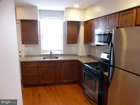 1622 Elkins Ln, Baltimore, MD 21230 photo 3