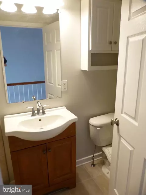 1622 Elkins Ln, Baltimore, MD 21230 photo 9