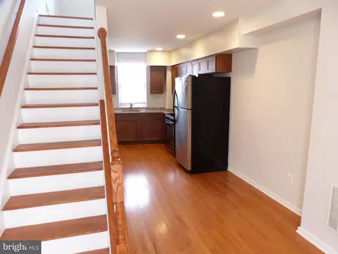 1622 Elkins Ln, Baltimore, MD 21230 photo 2