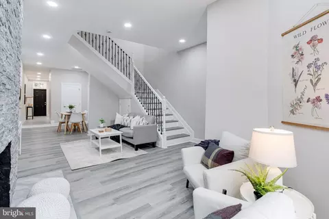 Entry Way - 1114 Guilford Ave, Baltimore, MD 21202 photo 2 of 9