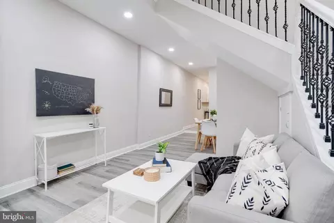 Entry Way - 1114 Guilford Ave, Baltimore, MD 21202 photo 3 of 9