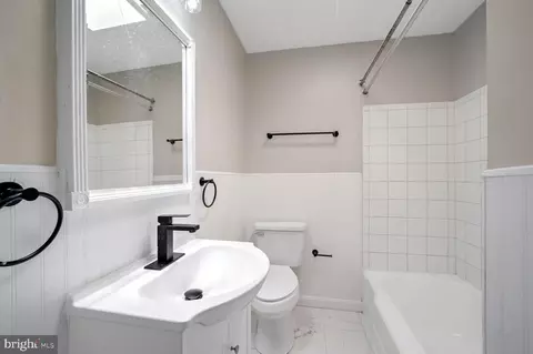 Bath - 2573 Cecil Ave, Baltimore, MD 21218 photo 1 of 3