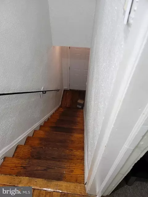 Entry Way - 1116 Gleneagle Rd, Baltimore, MD 21239 photo 8 of 9