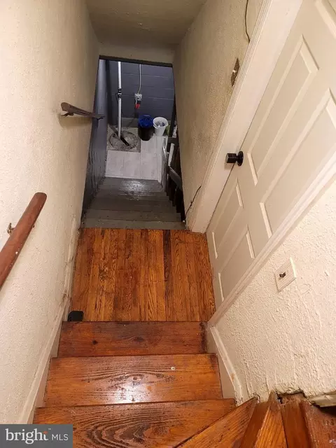 Entry Way - 1116 Gleneagle Rd, Baltimore, MD 21239 photo 9 of 9