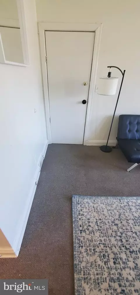 Entry Way - 1116 Gleneagle Rd, Baltimore, MD 21239 photo 5 of 9