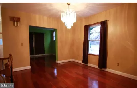 Living - 403 N Bend Rd, Baltimore, MD 21229 photo 1 of 1