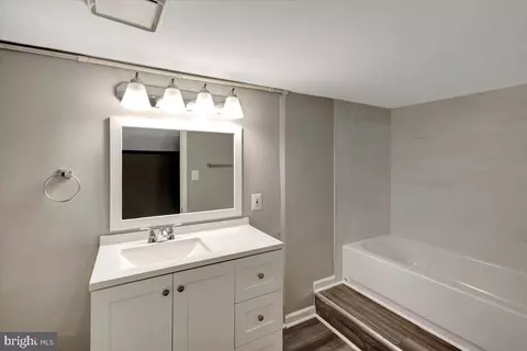 424 S Augusta Ave, Baltimore, MD 21229 photo 19