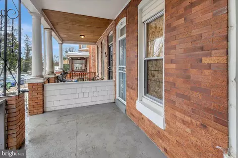 424 S Augusta Ave, Baltimore, MD 21229 photo 2