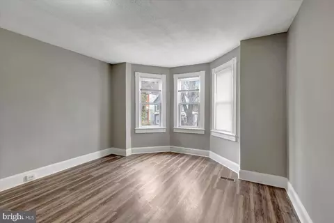 424 S Augusta Ave, Baltimore, MD 21229 photo 8
