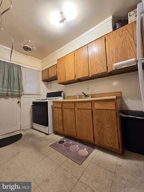 109 Upmanor Rd, Baltimore, MD 21229 photo 5