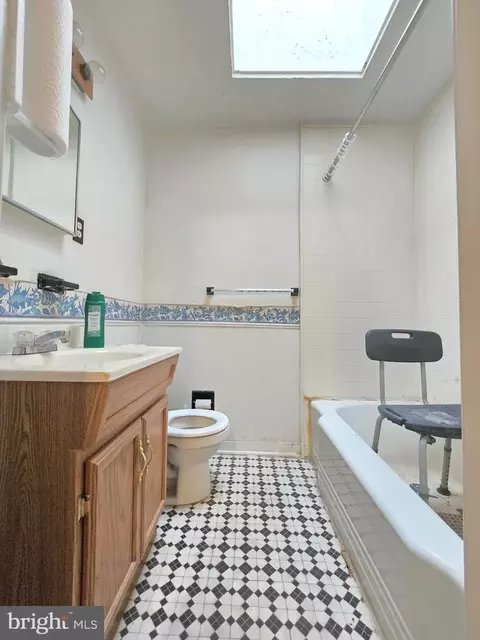 109 Upmanor Rd, Baltimore, MD 21229 photo 17