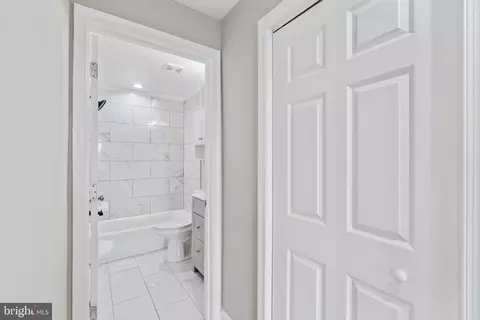 Entry Way - 2235 E Chase St, Baltimore, MD 21213 photo 8 of 9
