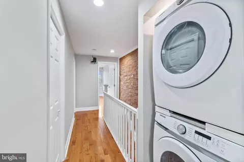 Entry Way - 2235 E Chase St, Baltimore, MD 21213 photo 6 of 9
