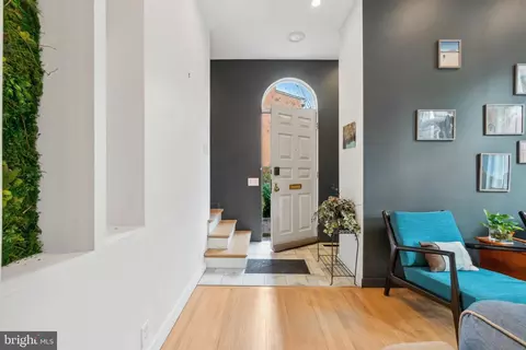 212 Bolton Pl, Baltimore, MD 21217