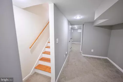 Entry Way - 1410 Clarkson St, Baltimore, MD 21230 photo 7 of 9