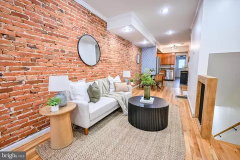 Entry Way - 1410 Clarkson St, Baltimore, MD 21230 photo 1 of 9
