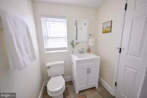 Bath - 1410 Clarkson St, Baltimore, MD 21230 photo 1 of 4