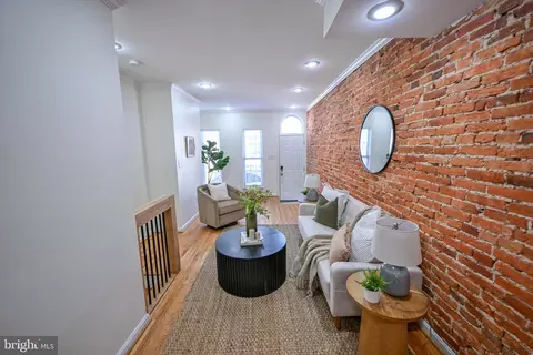 Entry Way - 1410 Clarkson St, Baltimore, MD 21230 photo 2 of 9