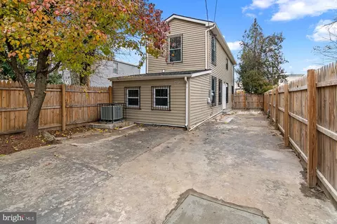 Exterior - 609 Bartlett Ave, Baltimore, MD 21218 photo 3 of 6