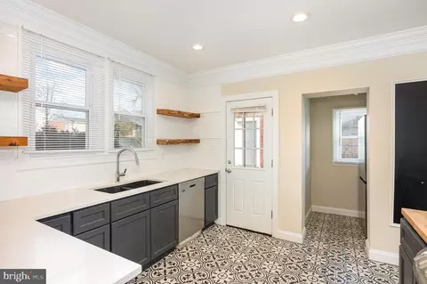 Entry Way - 3603 Dennlyn Rd, Baltimore, MD 21215 photo 2 of 3