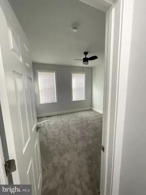 Entry Way - 337 Yale Ave, Baltimore, MD 21229 photo 26 of 28