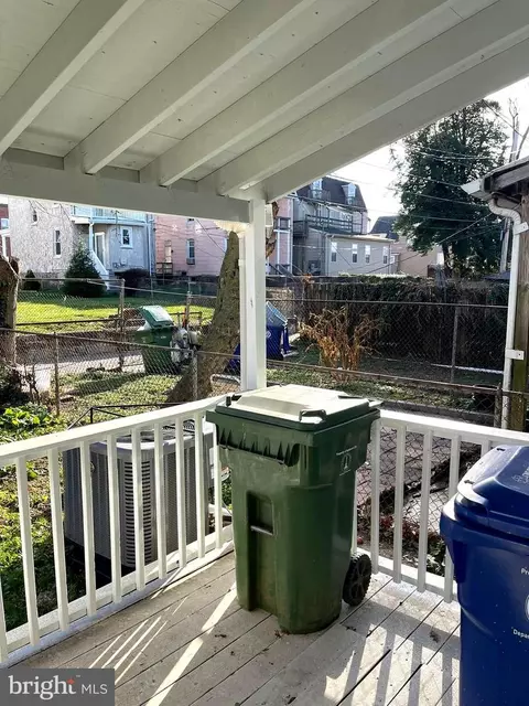 Exterior - 337 Yale Ave, Baltimore, MD 21229 photo 6 of 8