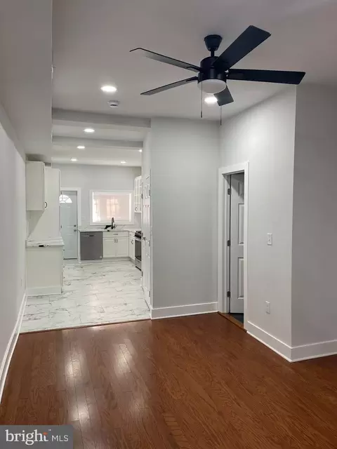 Entry Way - 337 Yale Ave, Baltimore, MD 21229 photo 9 of 28
