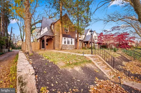 Exterior - 700 E Lake Ave, Baltimore, MD 21212 photo 2 of 9