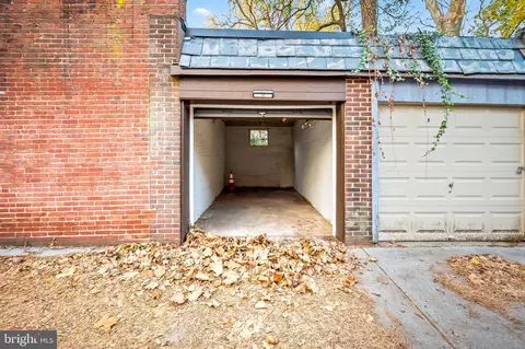 Exterior - 700 E Lake Ave, Baltimore, MD 21212 photo 5 of 9