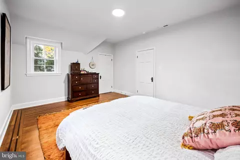 Bedroom - 700 E Lake Ave, Baltimore, MD 21212 photo 3 of 7