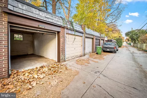Exterior - 700 E Lake Ave, Baltimore, MD 21212 photo 6 of 9