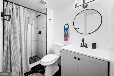Bath - 700 E Lake Ave, Baltimore, MD 21212 photo 3 of 3