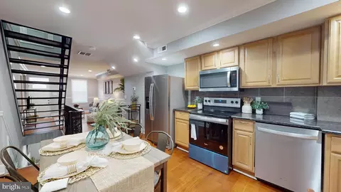 Entry Way - 633 Archer St, Baltimore, MD 21230 photo 4 of 11