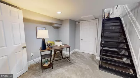 Entry Way - 633 Archer St, Baltimore, MD 21230 photo 11 of 11