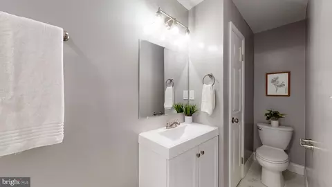 Entry Way - 633 Archer St, Baltimore, MD 21230 photo 6 of 11