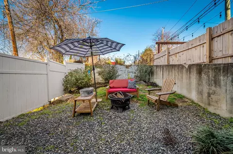 Exterior - 1518 Baldwin St, Baltimore, MD 21211 photo 5 of 10