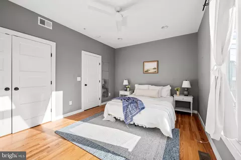 Bedroom - 1518 Baldwin St, Baltimore, MD 21211 photo 4 of 5