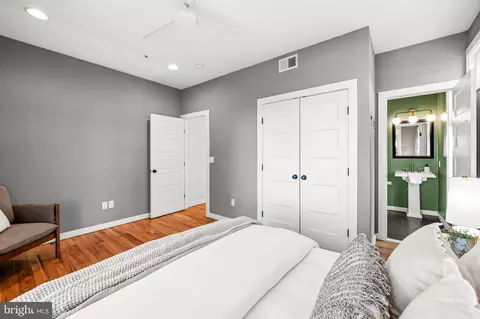 Bedroom - 1518 Baldwin St, Baltimore, MD 21211 photo 3 of 5