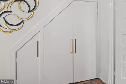 Entry Way - 5222 Cuthbert Ave, Baltimore, MD 21215 photo 5 of 6