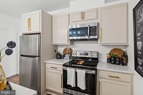 Kitchen - 5222 Cuthbert Ave, Baltimore, MD 21215 photo 2 of 2