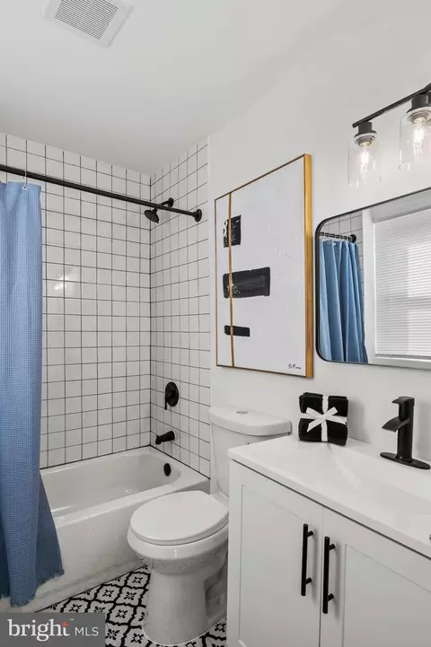Bath - 5222 Cuthbert Ave, Baltimore, MD 21215 photo 4 of 4