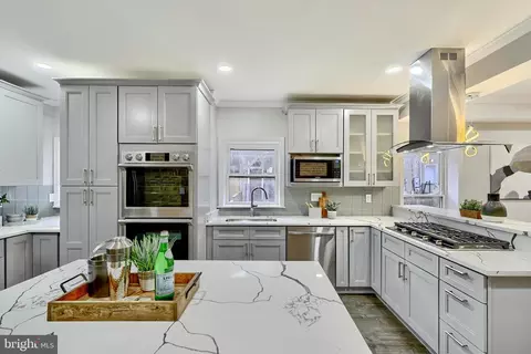 1703 E Oliver St, Baltimore, MD 21213 photo 13
