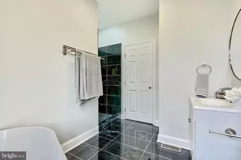 1703 E Oliver St, Baltimore, MD 21213 photo 23