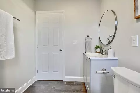 1703 E Oliver St, Baltimore, MD 21213 photo 39