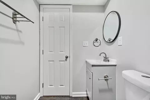 1703 E Oliver St, Baltimore, MD 21213 photo 37