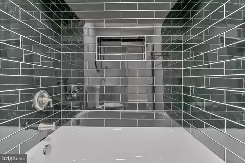 1703 E Oliver St, Baltimore, MD 21213 photo 36