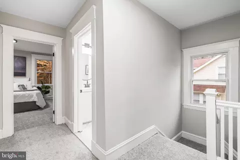Entry Way - 4412 Wakefield Rd, Baltimore, MD 21216 photo 4 of 5