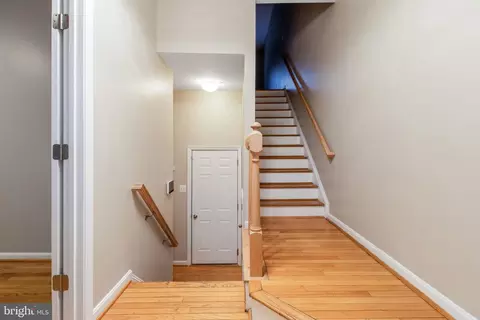 Entry Way - 258 Robert St, Baltimore, MD 21217 photo 6 of 10