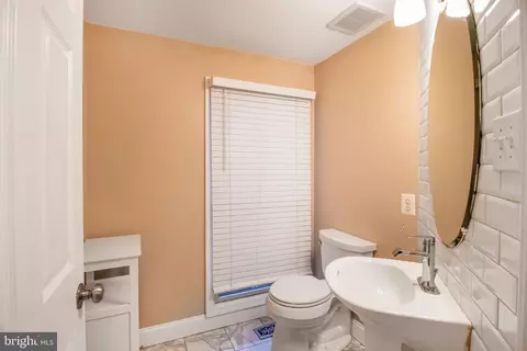 Bath - 258 Robert St, Baltimore, MD 21217 photo 2 of 8